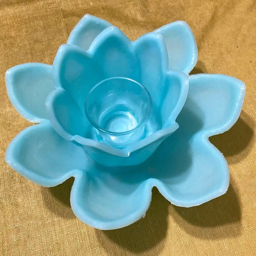 Vintage Candle-Glo Lotus Lite floatable pool decor candle holder Aqua blue